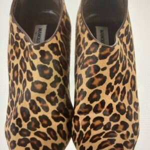 Manolo Blahnik pony hair animal print ankle booties 39